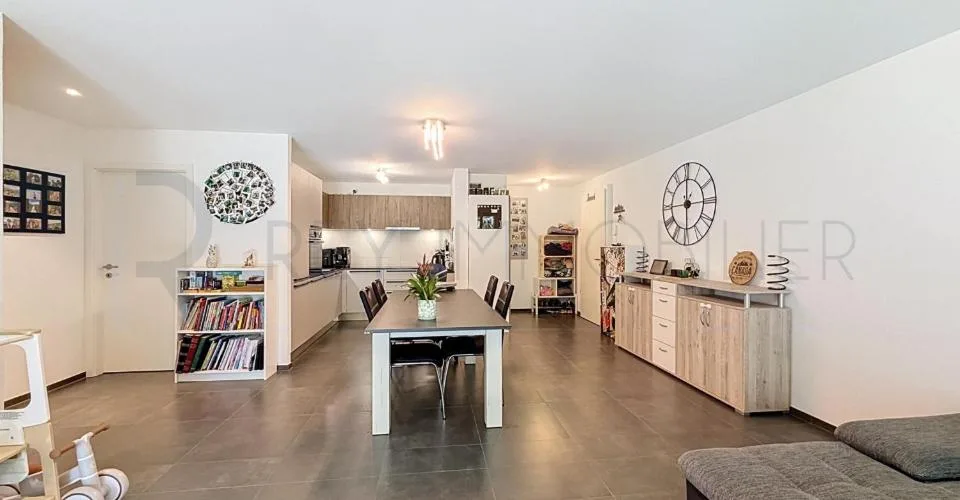 Joli appartement en rez avec terrasse et jardin