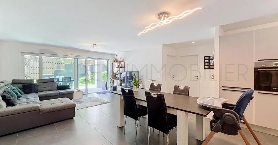 Joli appartement en rez avec terrasse et jardin