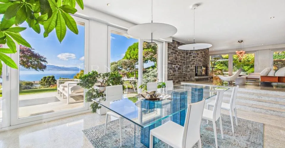 Propriété de prestige avec jardin paysager, piscine et panorama sur le Léman – foto 3 di 12