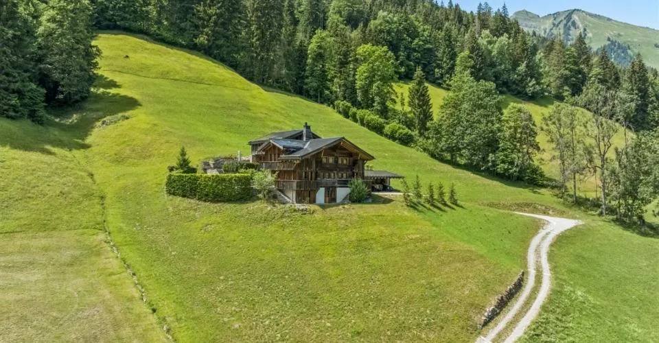 Chalet d'exception - l'élégance alpine aux portes de Gstaad