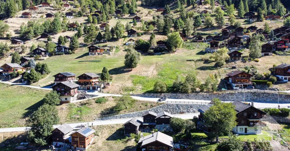 Très belle parcelle idéalement située pour résidence principale – Foto 8 von 10