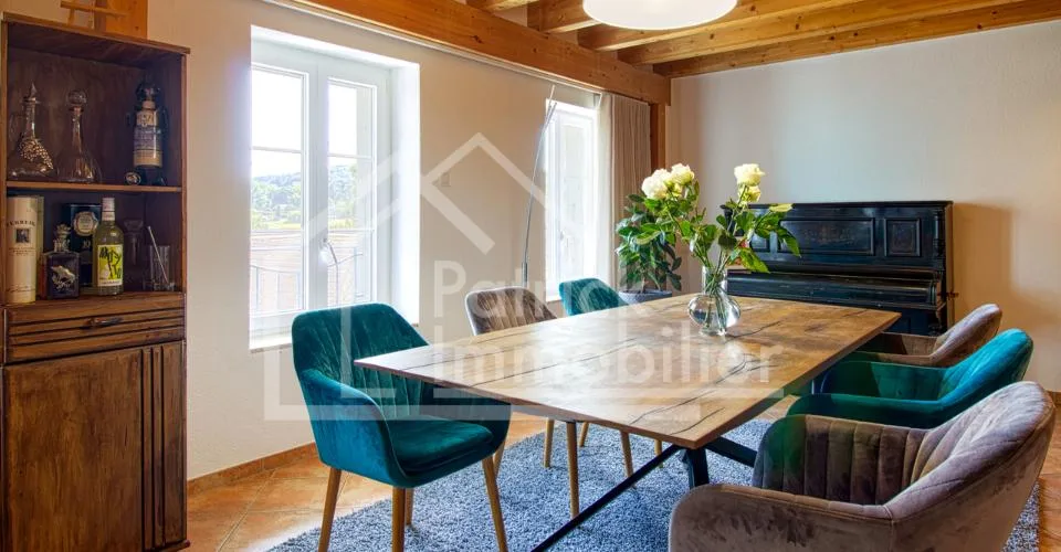 Immeuble d'habitation avec café restaurant Rendement brut 4,89 %