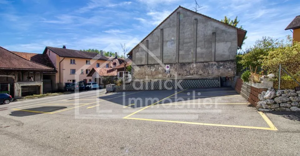 Immeuble d'habitation avec café restaurant Rendement brut 4,89 %