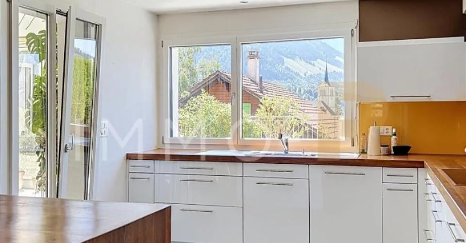 Spacieux appartement - terrasse, jardin vue dégagée sur le Moléson