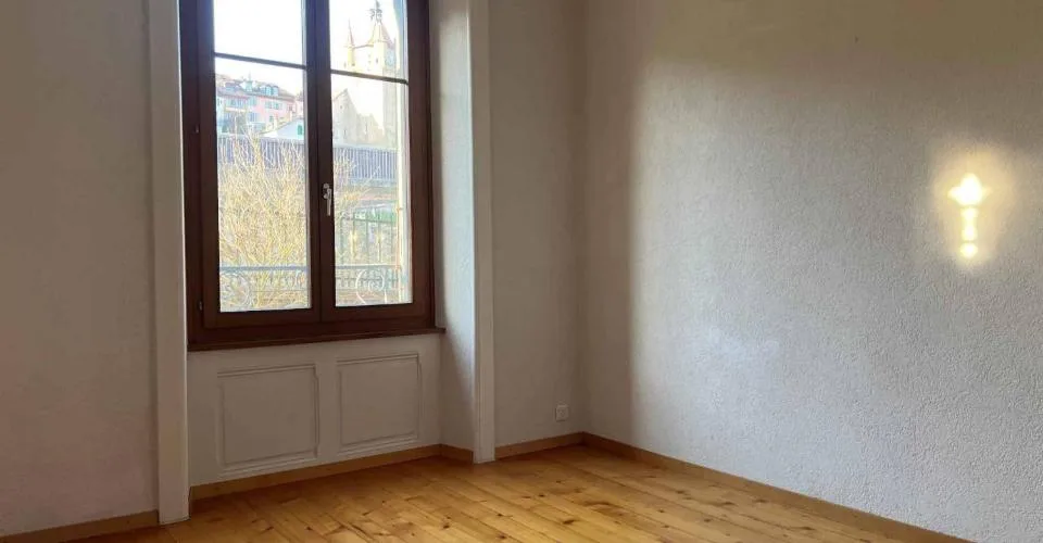 Bel appartement de 3½ pièces au 1er étage avec balcon et place de parc – photo 4 of 8