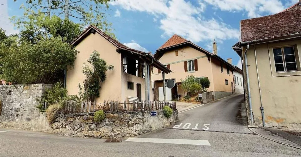 Charmante maison mitoyenne de 4½ pièces avec vaste galetas, garages et places de parc – Foto 10 von 10