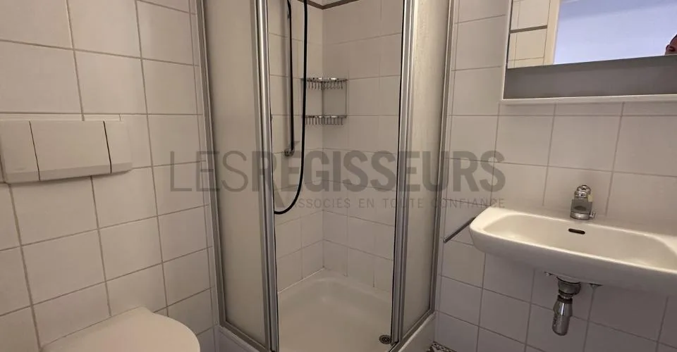Appartement de 5 pièces avec balcon dans un environnement calme – photo 5 sur 7