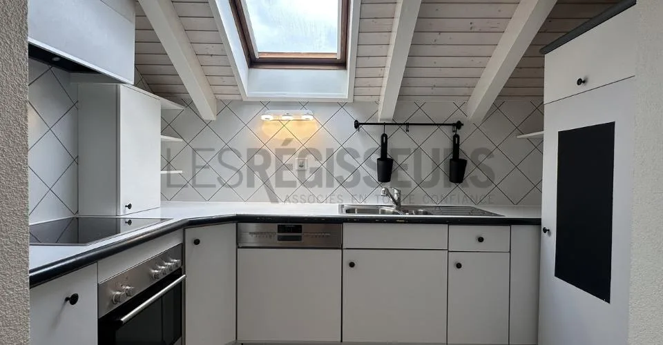Appartement de 5 pièces avec balcon dans un environnement calme – photo 3 sur 7