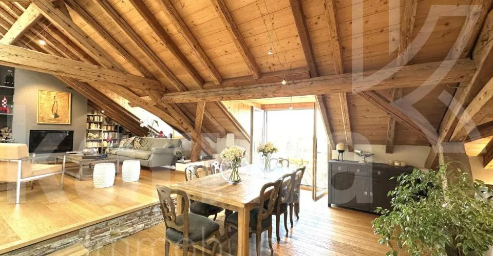 En exclusivité - Coup de coeur pour ce magnifique appartement en attique