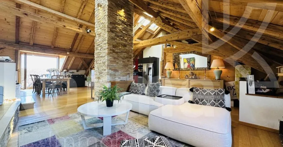 En exclusivité - Coup de coeur pour ce magnifique appartement en attique
