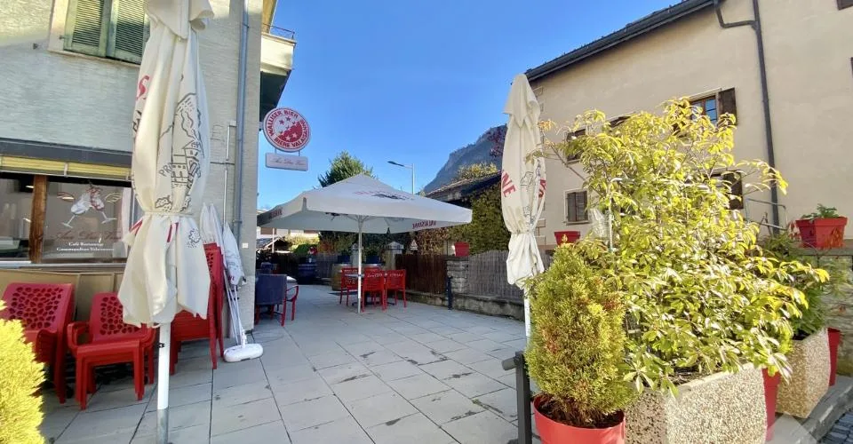 Immeuble de 5 appartements et un restaurant au centre du village ! – foto 2 di 13