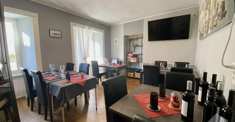 Immeuble de 5 appartements et un restaurant au centre du village ! – foto 5 di 13
