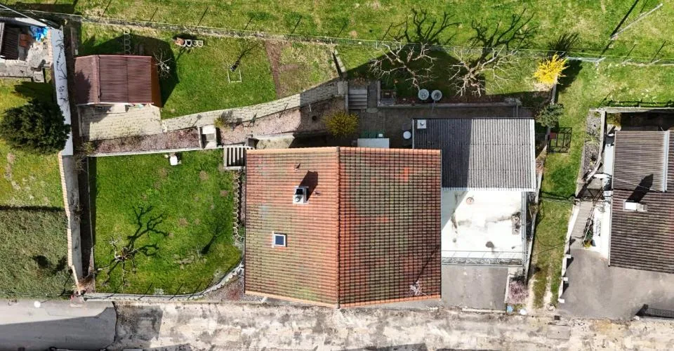 À vendre à Roches (BE) immeuble de 3 appartements avec 4 garages