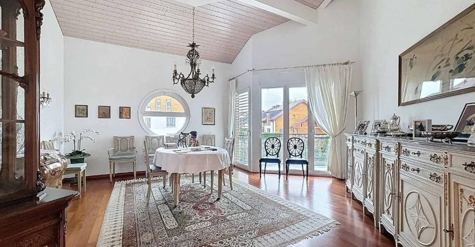 Magnifique duplex en attique de 6.5 pièces