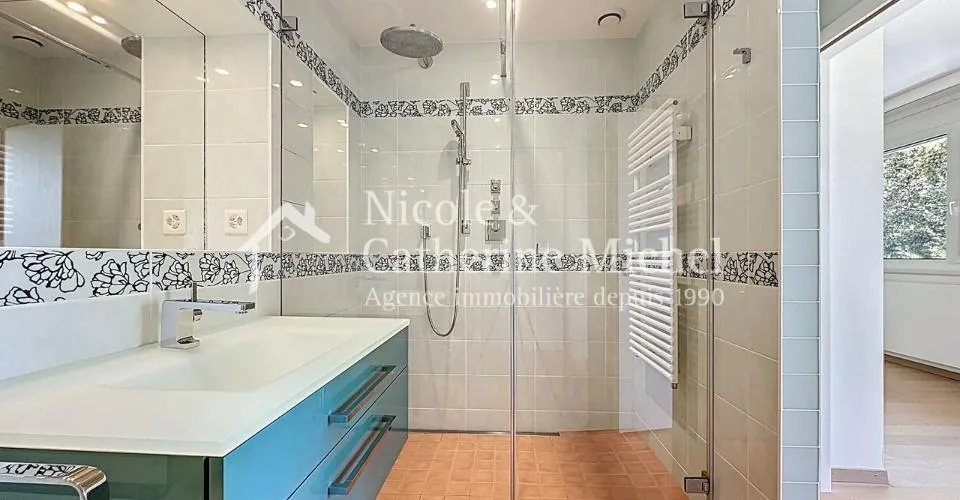 Attique duplex de haut standing dans une résidence au bord du lac – Foto 7 von 13