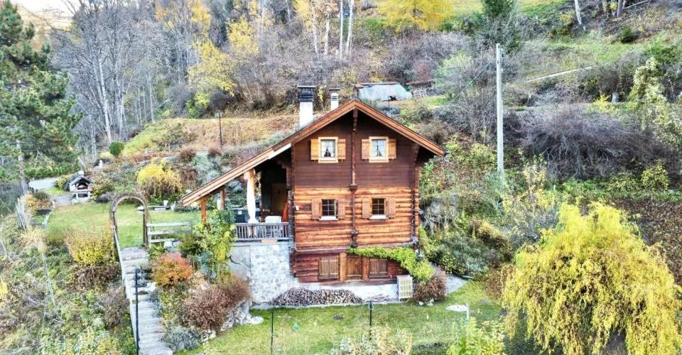 Chalet de 4,5 pièces avec 5245m2 de terrain