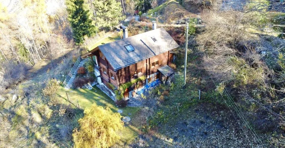 Chalet de 4,5 pièces avec 5245m2 de terrain