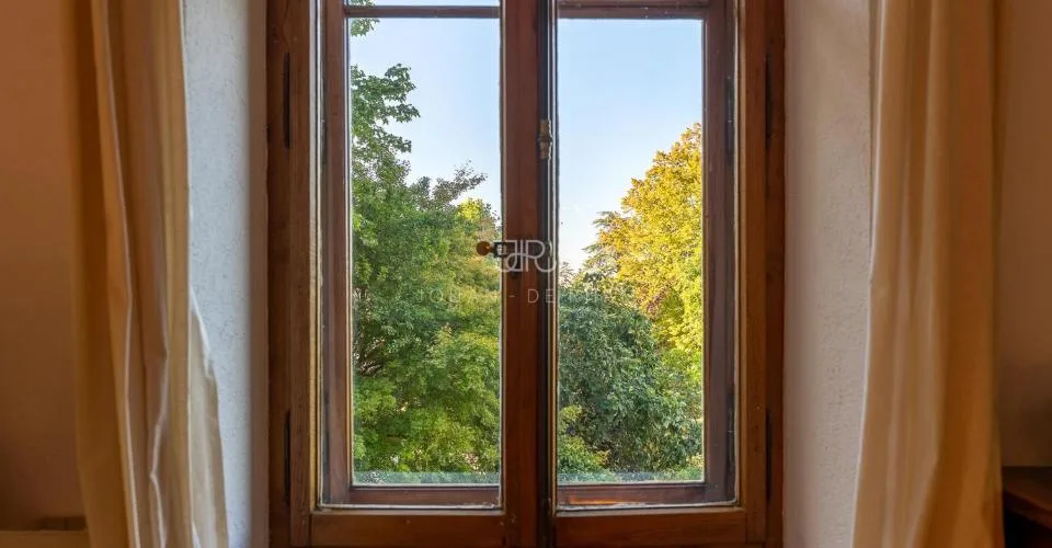 Essertines-sur-Rolle | Maison de charme et son annexe en zone village