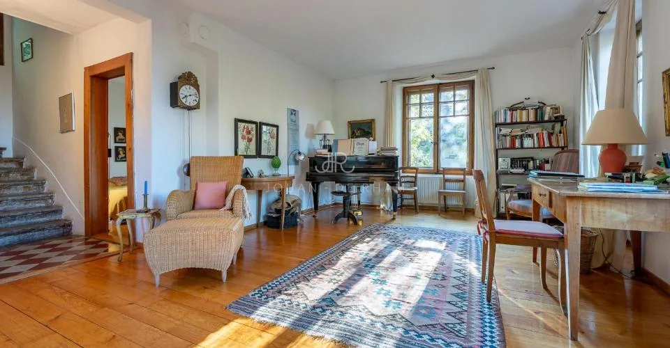 Essertines-sur-Rolle | Maison de charme et son annexe en zone village