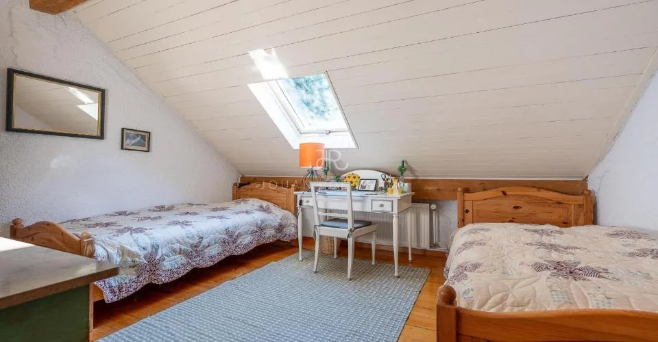 Essertines-sur-Rolle | Maison de charme et son annexe en zone village