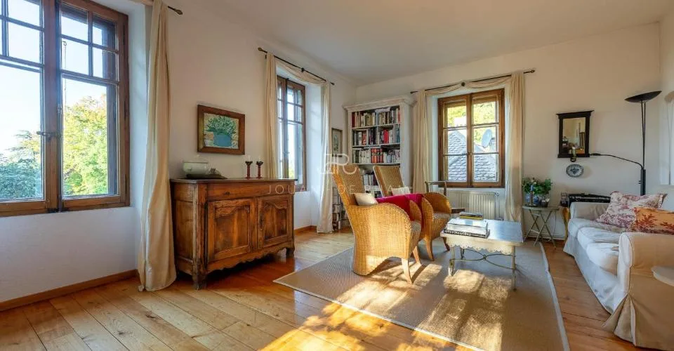 Essertines-sur-Rolle | Maison de charme et son annexe en zone village