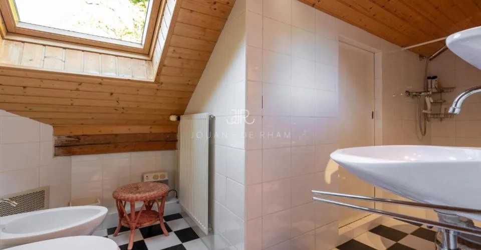 Essertines-sur-Rolle | Maison de charme et son annexe en zone village