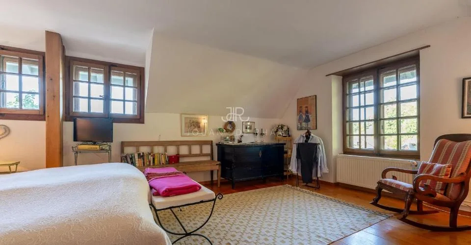 Essertines-sur-Rolle | Maison de charme et son annexe en zone village
