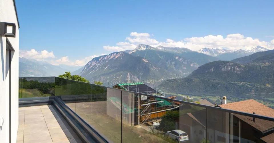 À quelques minutes de Crans-Montana. Chermignon. Villa contemporaine de 5.5 pièces avec vue sur les Alpes