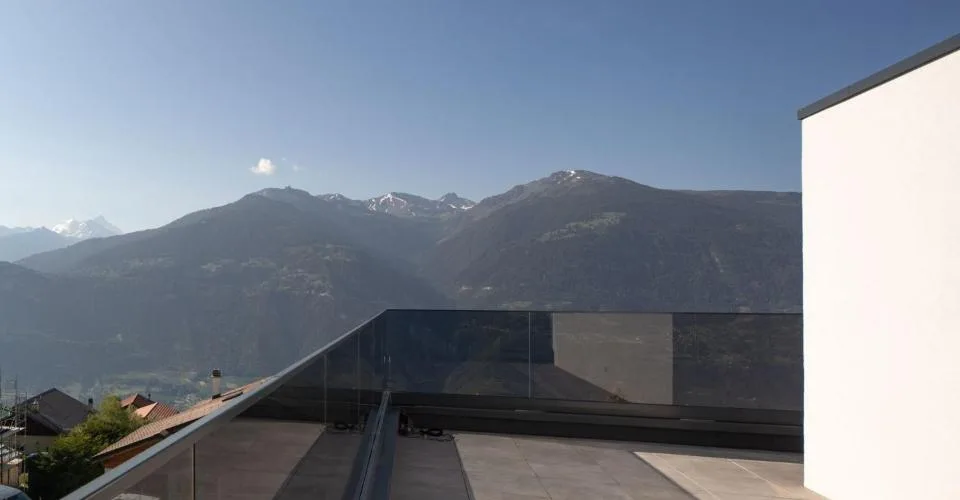 À quelques minutes de Crans-Montana. Chermignon. Villa contemporaine de 5.5 pièces avec vue sur les Alpes