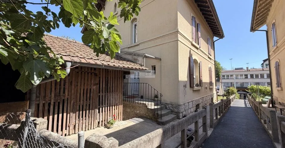 Charme et authenticité: ancienne villa Suchard avec jardin et garage