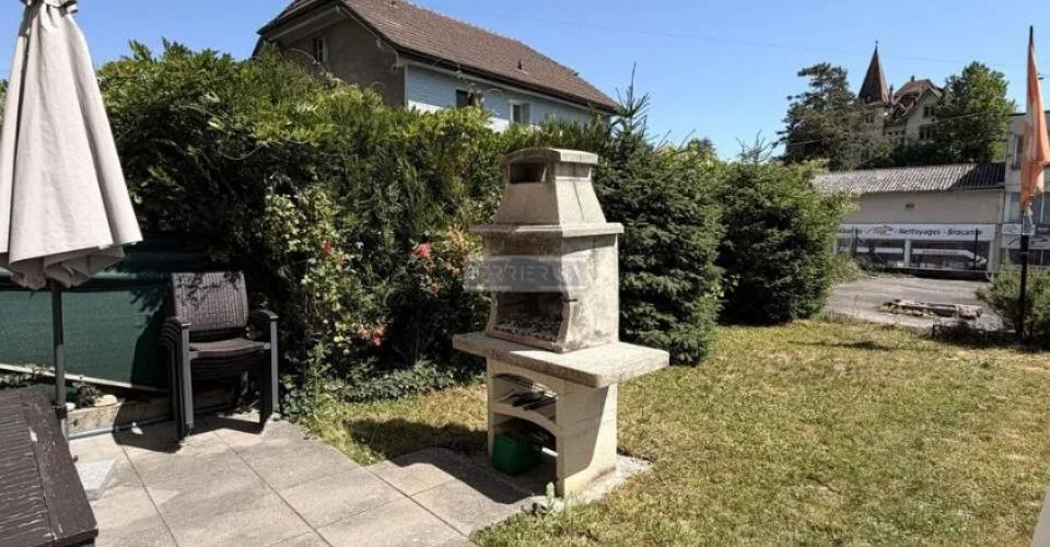 Charme et authenticité: ancienne villa Suchard avec jardin et garage