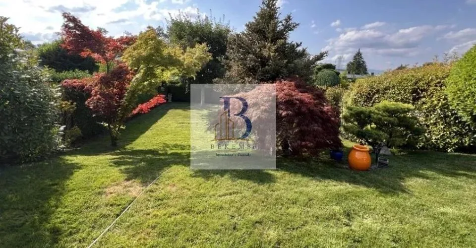Charmante maison de plain-pied avec jardin soigné