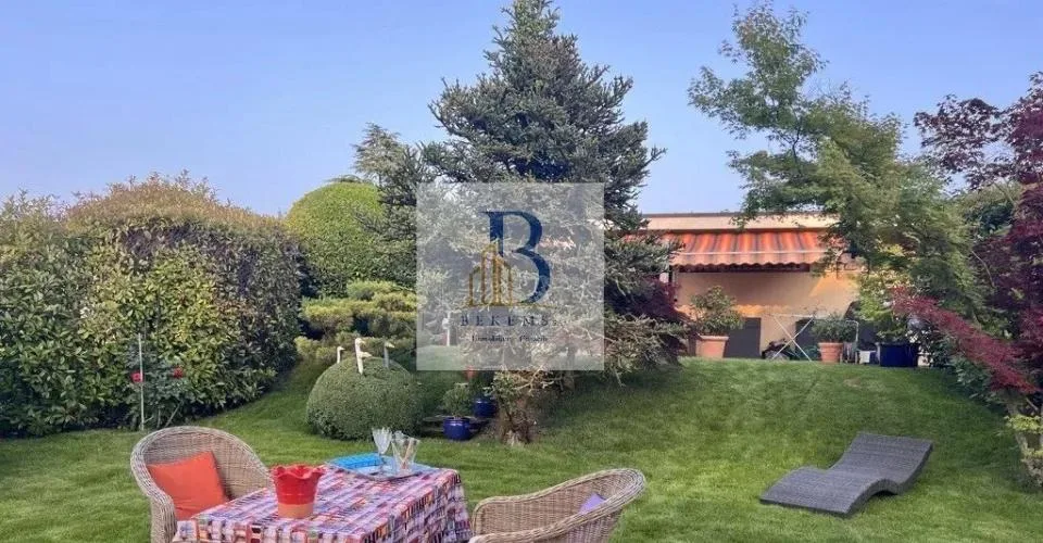 Charmante maison de plain-pied avec jardin soigné