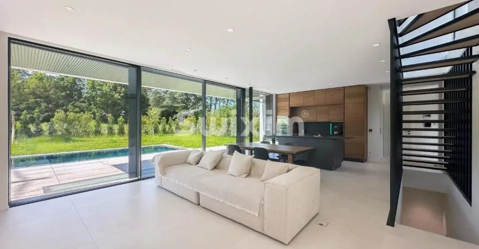 Maison d'architecte contemporaine à Chêne-Bougeries – Foto 3 von 13