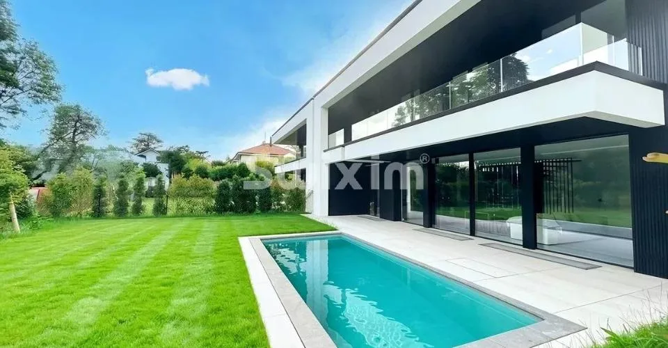 Maison d'architecte contemporaine à Chêne-Bougeries – Foto 2 von 13