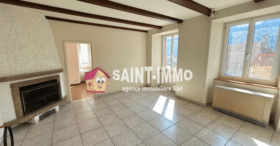 Immeuble locatif à réhabiliter de 4 appartements, un local, une parcelle constructible et un grand garage