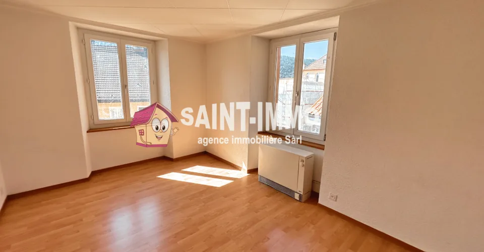 Immeuble locatif à réhabiliter de 4 appartements, un local, une parcelle constructible et un grand garage