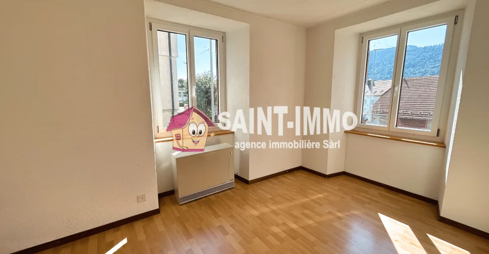 Immeuble locatif à réhabiliter de 4 appartements, un local, une parcelle constructible et un grand garage