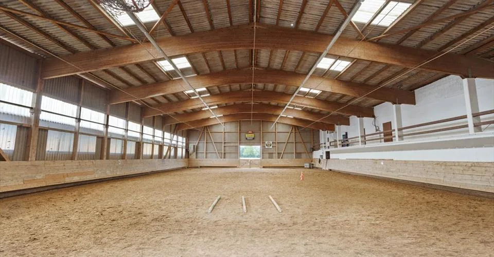 Magnifique centre équestre avec infrastructures professionnelles – photo 6 sur 9