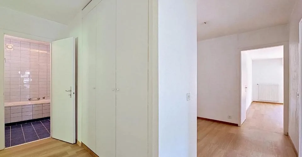 Vier-Zimmer-Wohnung zur Renovierung in der Nähe des Sees