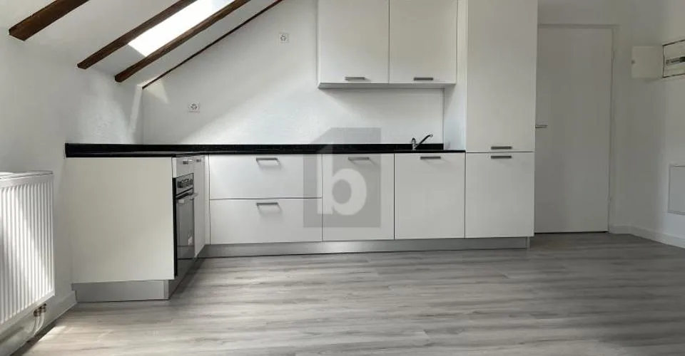 IMMEUBLE 5,4 % DE RENDEMENT 9 APPARTEMENTS 11 BOX
