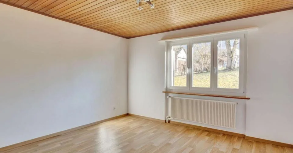 Reconvilier, villa de 4.5pces avec atelier et 3 garages – foto 9 di 13