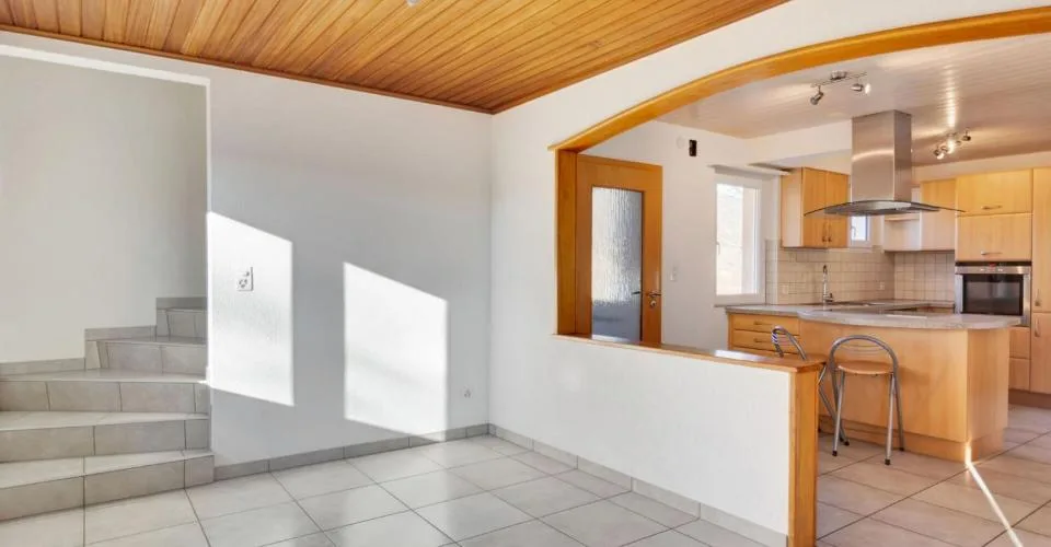 Reconvilier, villa de 4.5pces avec atelier et 3 garages – foto 5 di 13