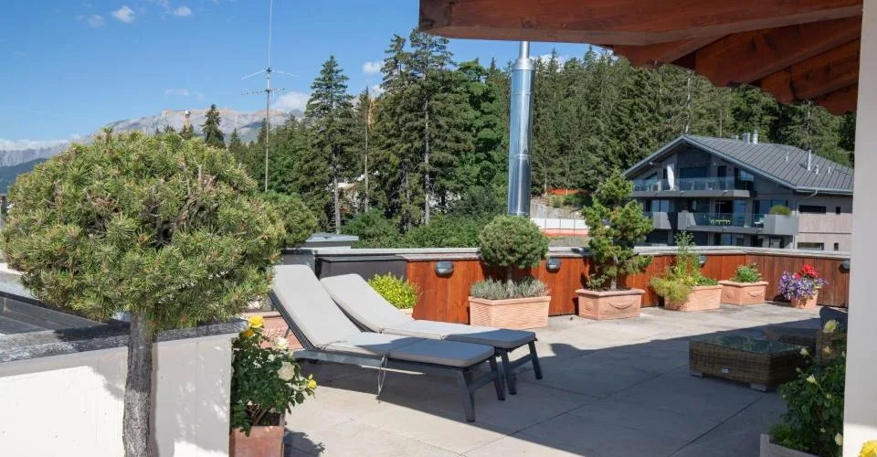 Attique en Duplex au centre de Crans. Accès direct en ascenseur.