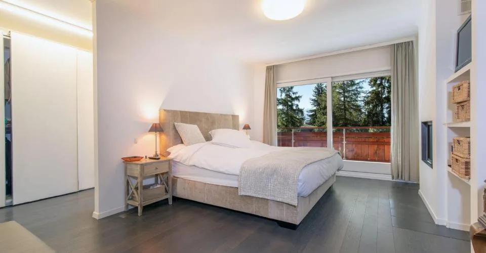 Attique en Duplex au centre de Crans. Accès direct en ascenseur.