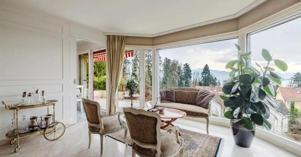 Magnifique appartement avec terrasse couverte