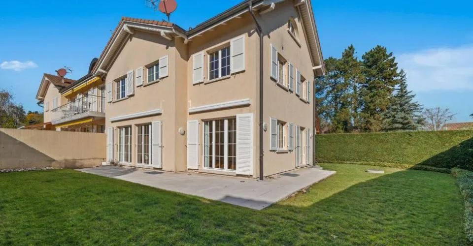 EXCLUSIVITÉ | LA VILLA FAMILIALE QUE LE MARCHÉ N'A PLUS