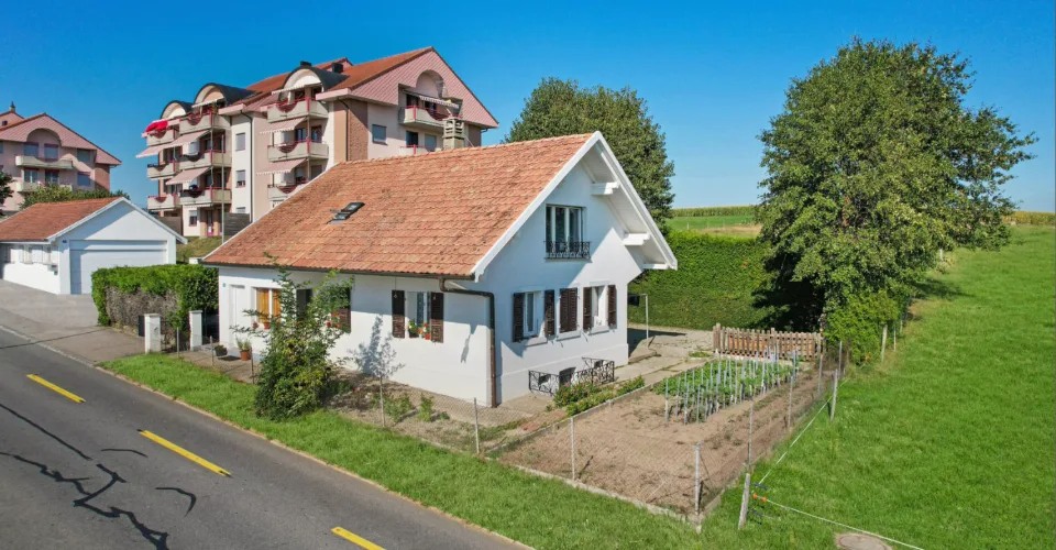 Maison individuelle 5.5 pièces avec projet de rénovation et dagrandissement approuvé  Chénens