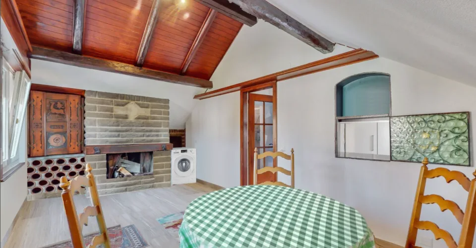 Maison individuelle 5.5 pièces avec projet de rénovation et dagrandissement approuvé  Chénens