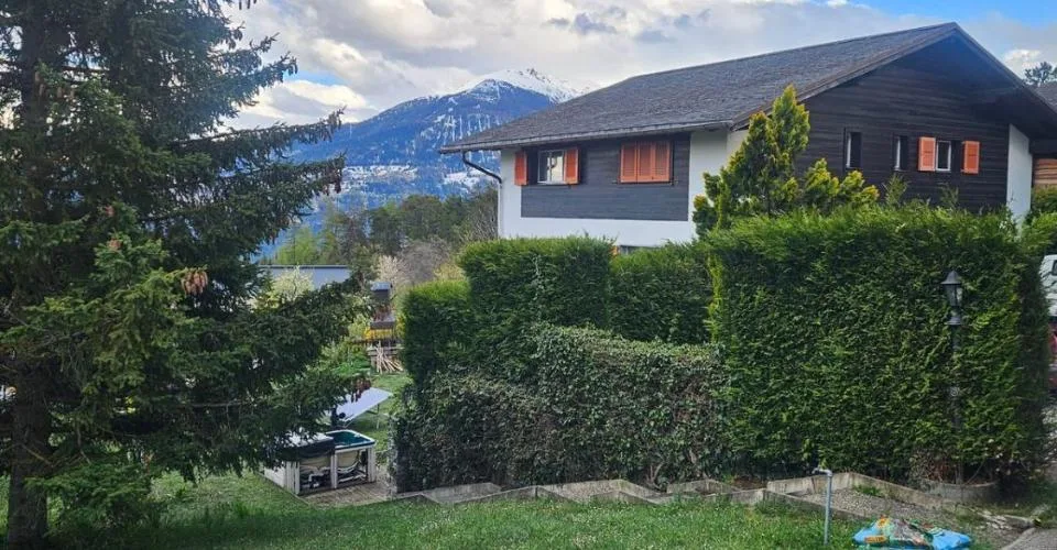 Immeuble avec potentiel de développement à Montana Village à 5 min en voiture du centre de Crans-Montana